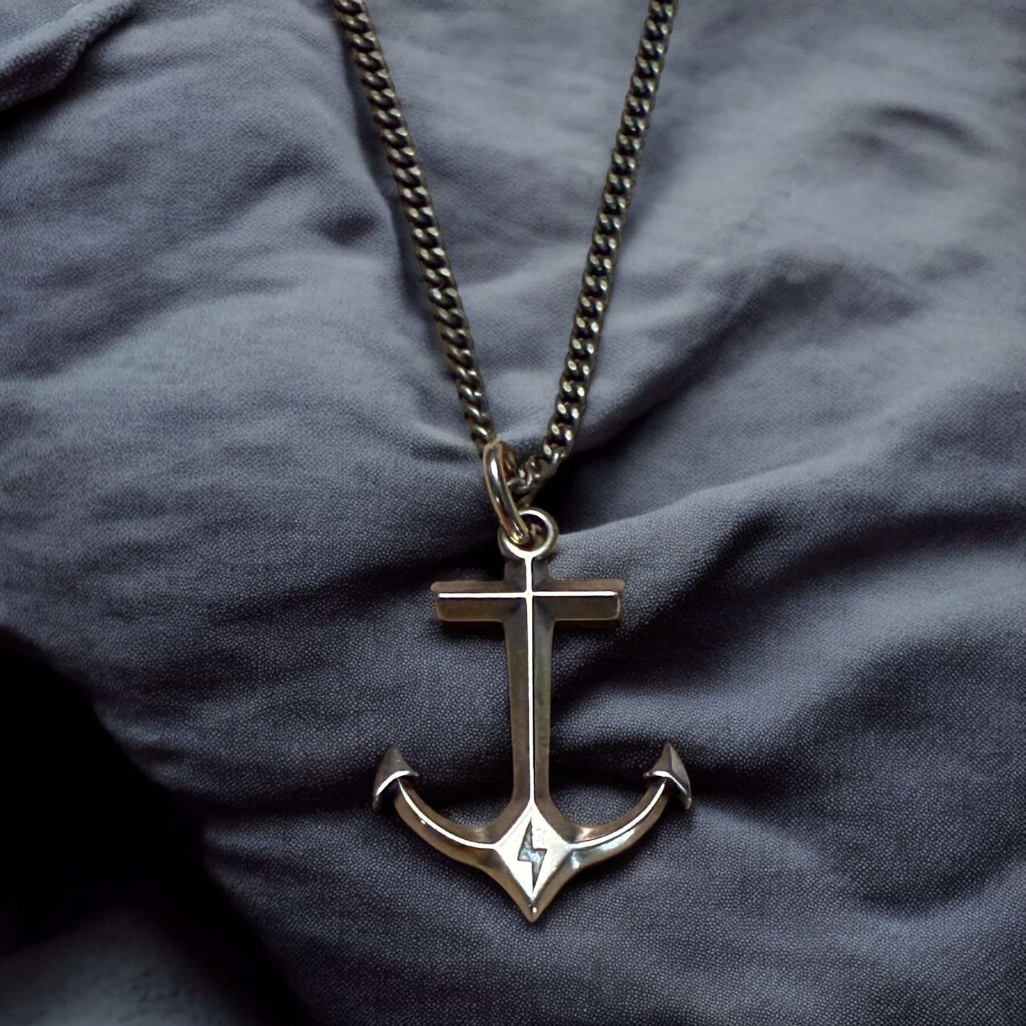 STRENGTH Hold Fast Anchor Necklace - Bronze