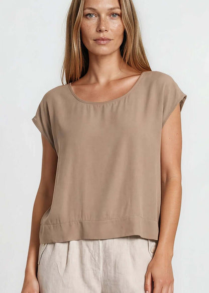 Bella Boxy Top in Dune