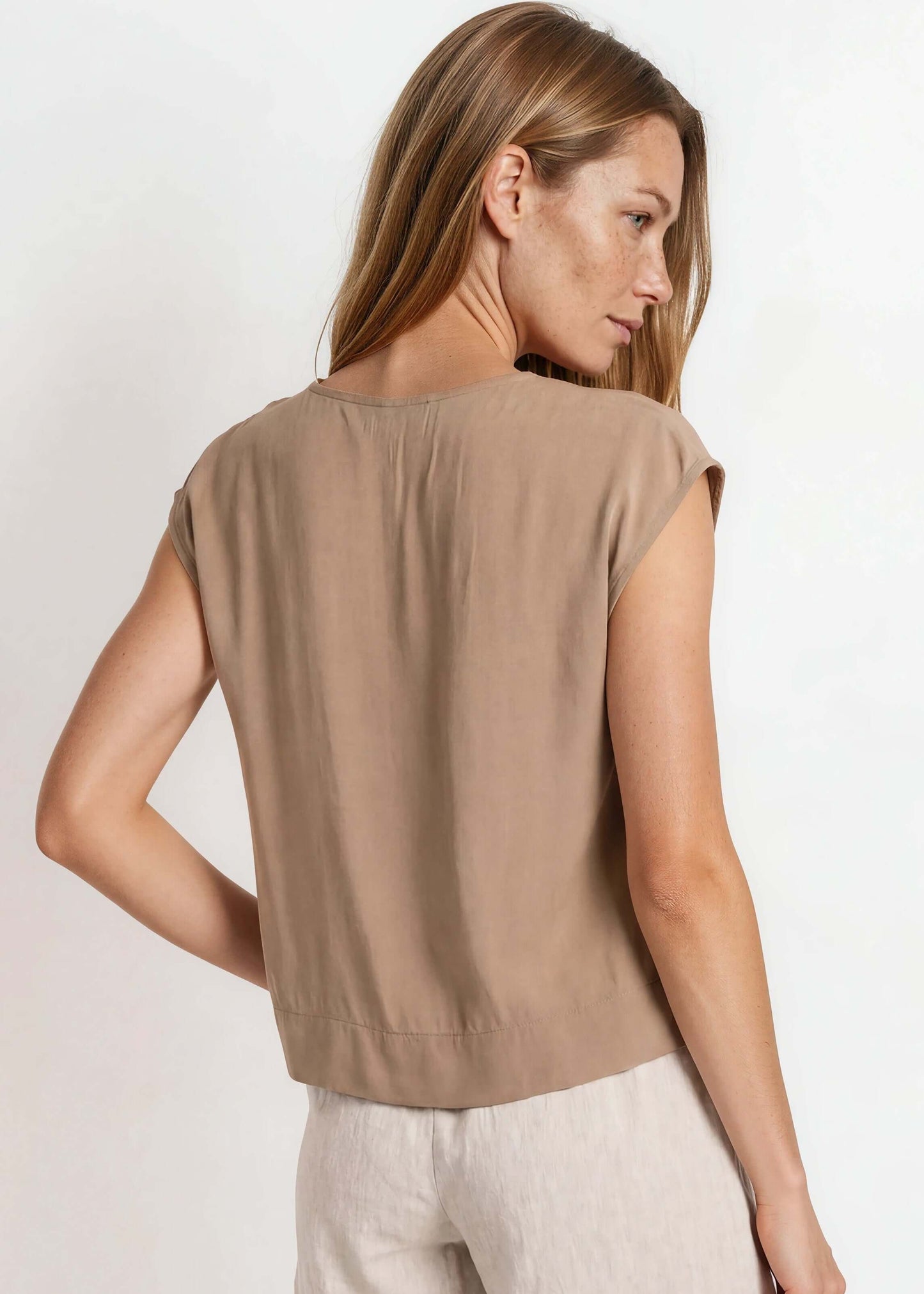 Bella Boxy Top in Dune