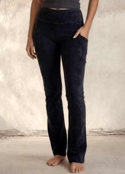 Pike's Peak Perfect Fit Bootcut Pants (Solid Black)