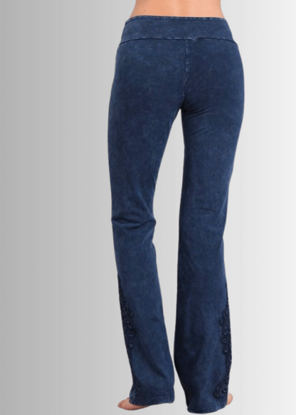 Mineral Washed Bootcut Jeggings Crochet DetaiL