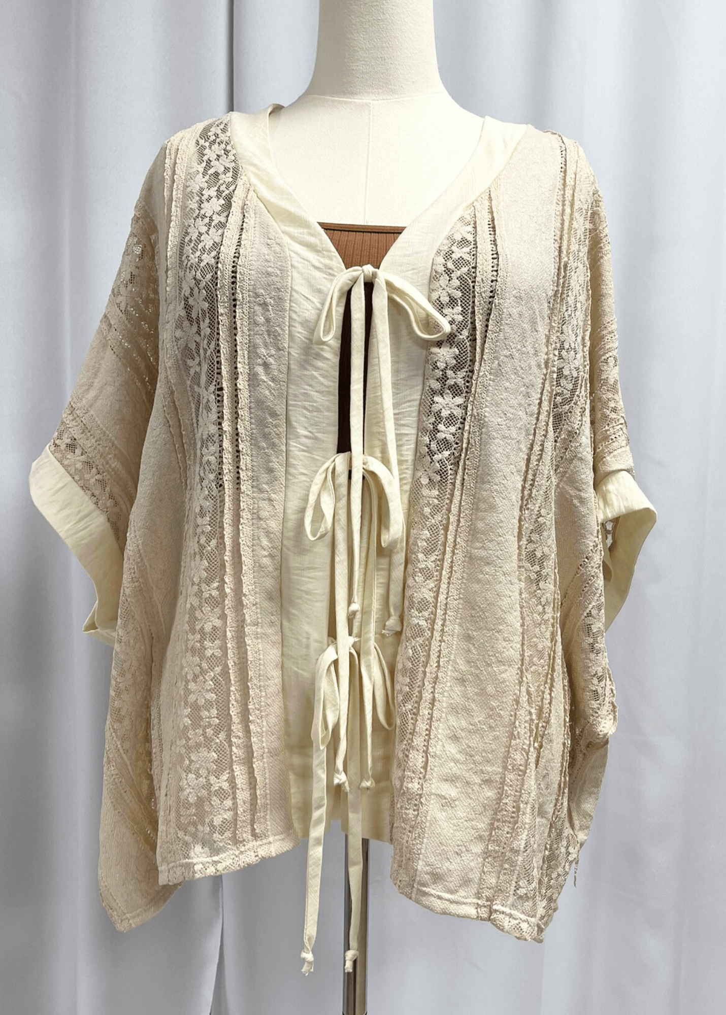 Daisy Lace Cream Cardigan