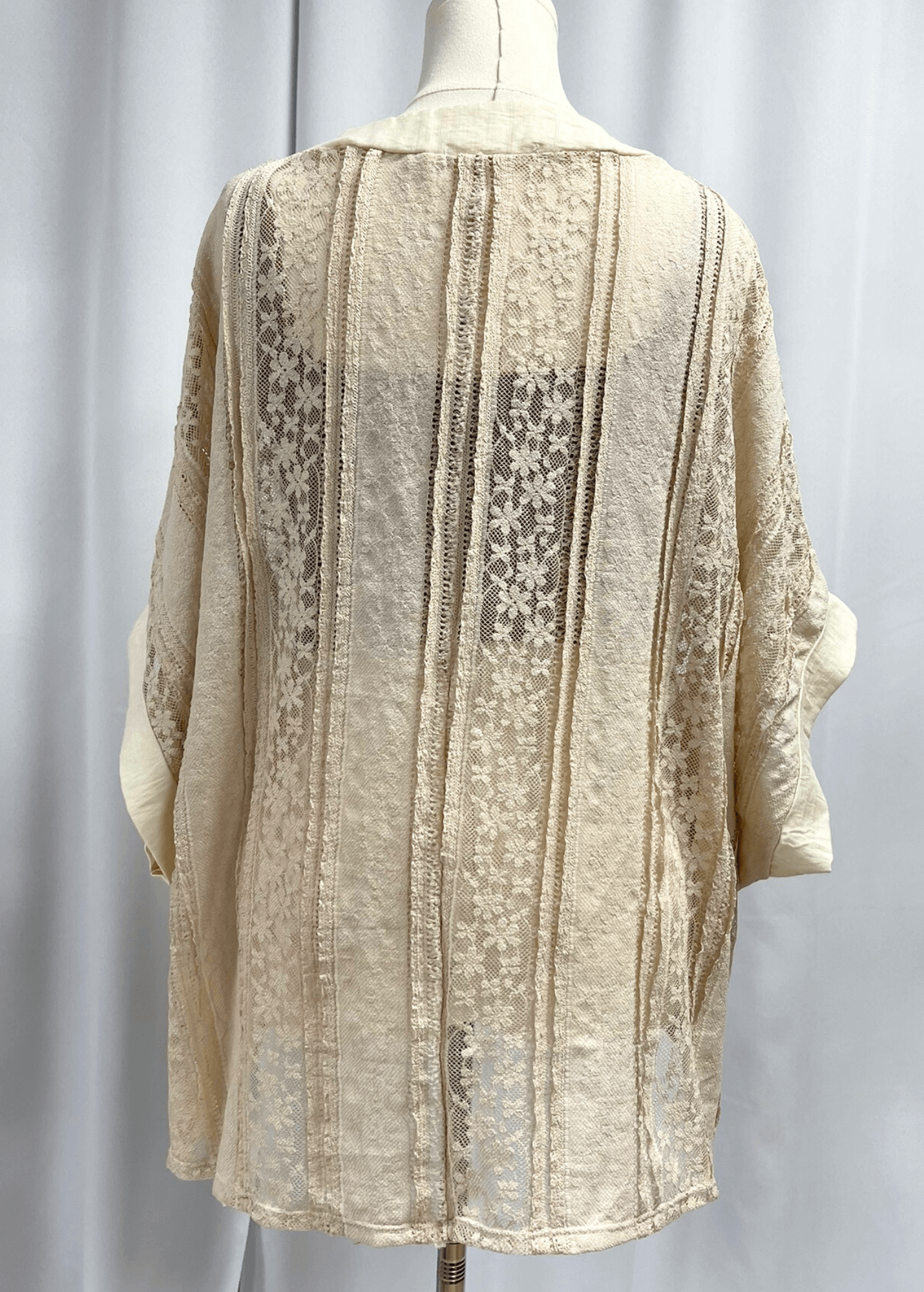 Daisy Lace Cream Cardigan