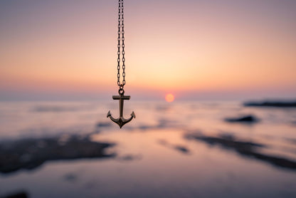STRENGTH Hold Fast Anchor Necklace - Bronze